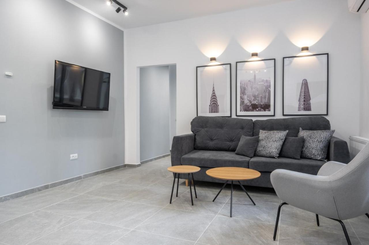 Relax Apartament In Piata Universitatii Bukarest Exteriör bild